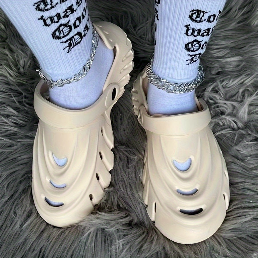 Fashion Creative Soft Sole Hole Shoes For Women, Breathable And Comfortable Outdoor Sandals