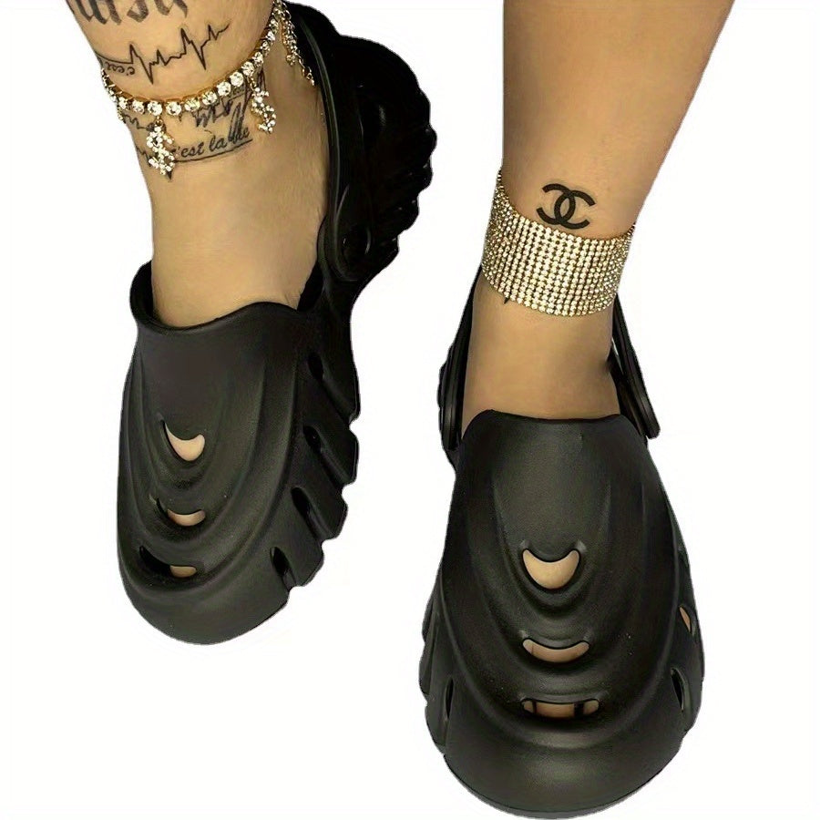 Fashion Creative Soft Sole Hole Shoes For Women, Breathable And Comfortable Outdoor Sandals
