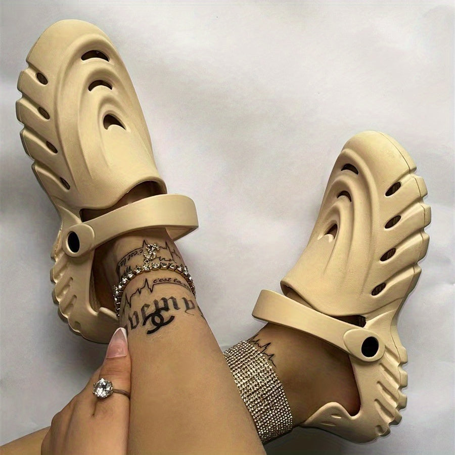 Fashion Creative Soft Sole Hole Shoes For Women, Breathable And Comfortable Outdoor Sandals
