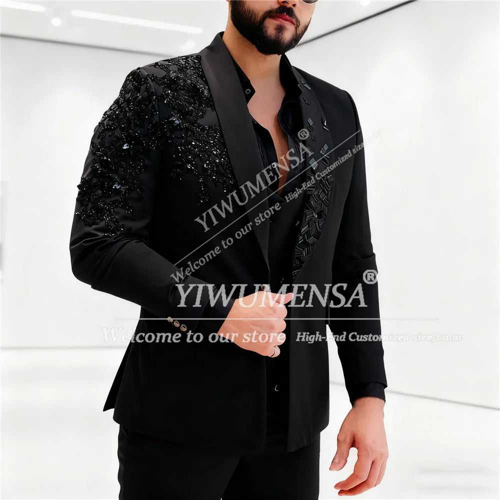 Luxury Crystals Beaded Suits Men 3 Pieces Sets Shawl Lapel Prom Blazers Customized Man Banquet Attire Groom Wedding Tuxedos 2026