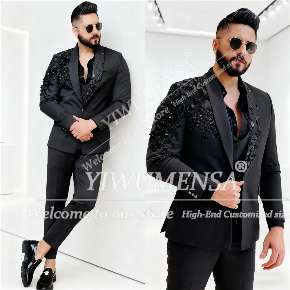 Luxury Crystals Beaded Suits Men 3 Pieces Sets Shawl Lapel Prom Blazers Customized Man Banquet Attire Groom Wedding Tuxedos 2026