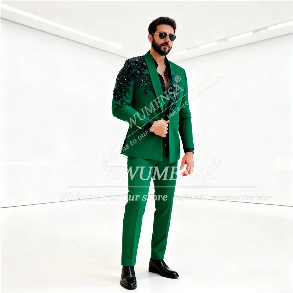Luxury Crystals Beaded Suits Men 3 Pieces Sets Shawl Lapel Prom Blazers Customized Man Banquet Attire Groom Wedding Tuxedos 2026