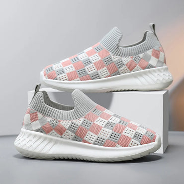 Fashion Mesh Kids Running Shoes Youngsters Teens Casual Walking Students Sneakers Breathable Soft Children Outdoor Sports Tennis