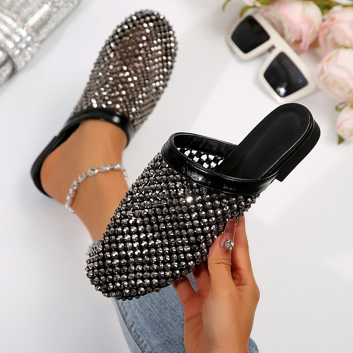 Women Slippers Summer 2026 New Luxury Brand Slippers Lightweight Round Head Shoes Water Diamond Large Flat Sandals Slides Women