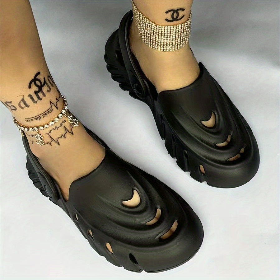 Fashion Creative Soft Sole Hole Shoes For Women, Breathable And Comfortable Outdoor Sandals