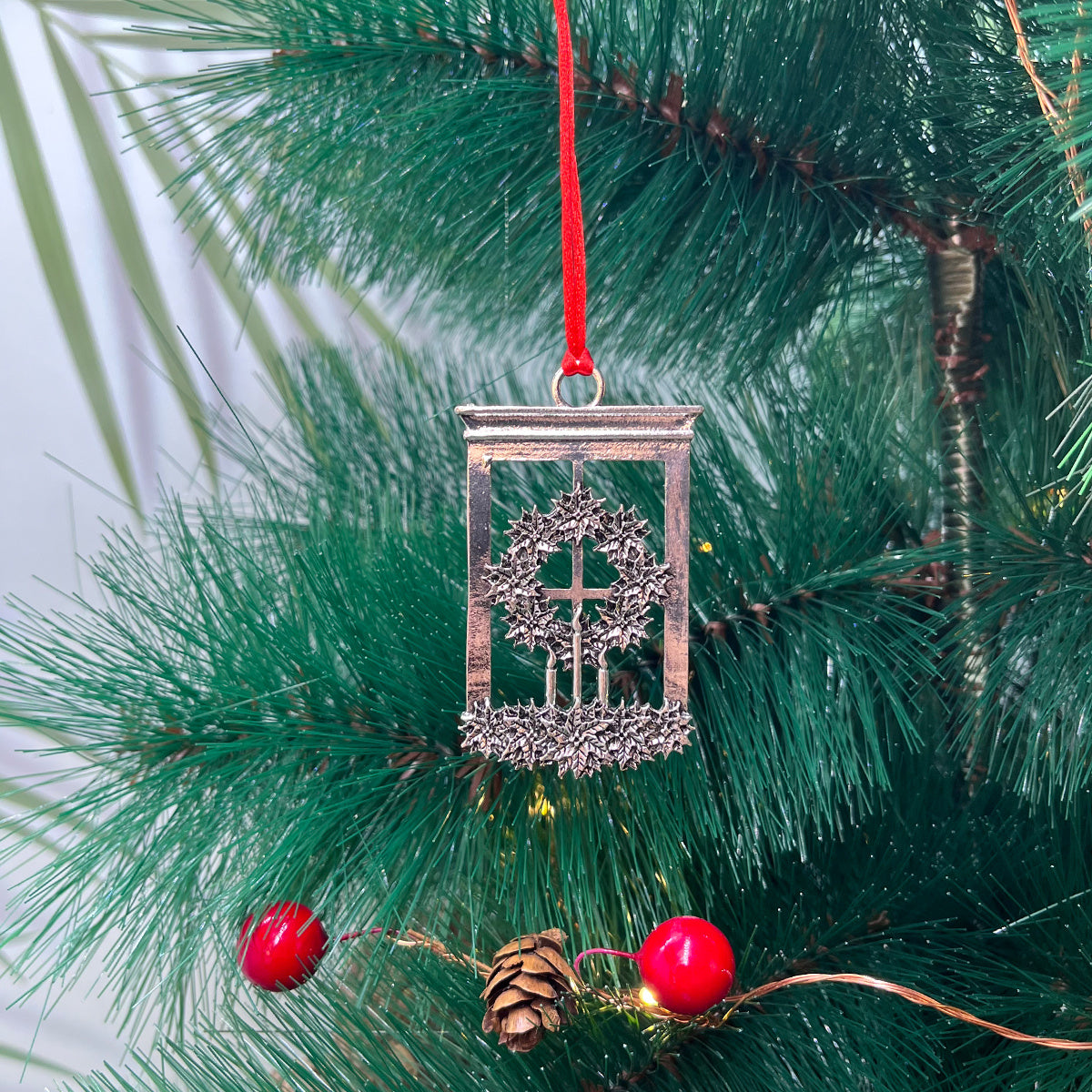 Add a Festive Touch to Your Home with This 1pc Christmas Tree Pendant!