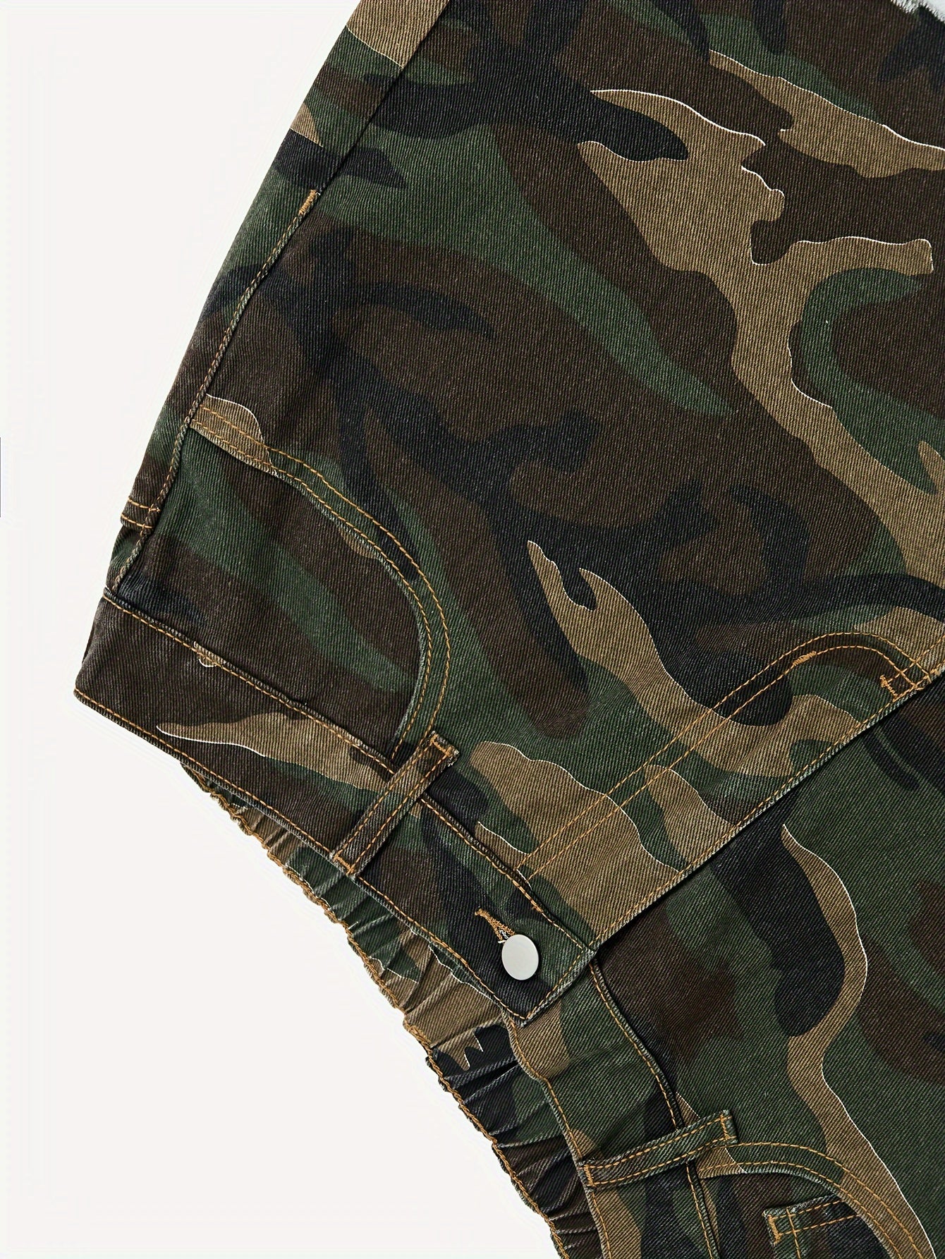 Women's Plus Size Casual Camouflage Denim Shorts, Frayed Hem, High-Waisted Summer Fashion, Camo Pattern, Streetwear Style