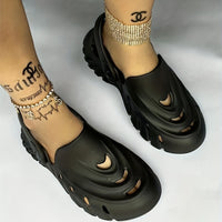 Fashion Creative Soft Sole Hole Shoes For Women, Breathable And Comfortable Outdoor Sandals