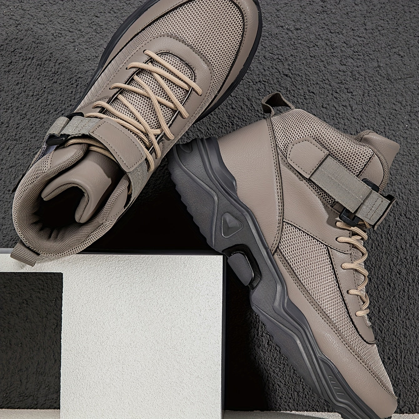 Men's Casual Shoes Are Light, Comfortable, And Versatile For Spring And Autumn