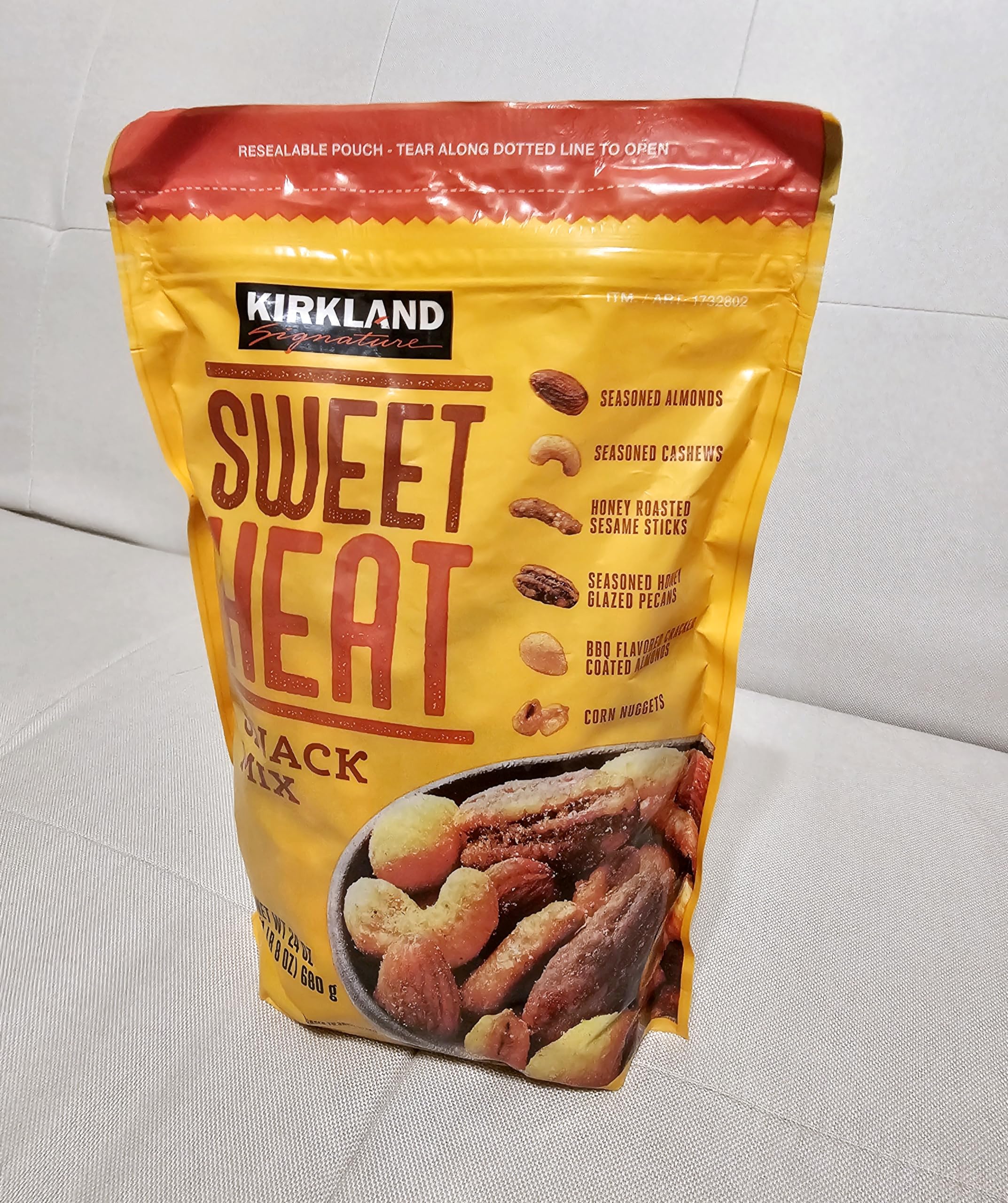 Kirkland Signature Sweet Heat Snack Mix, 24 oz (1 Lb 8 oz) 680g