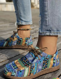 Hot Selling New Large Size Ethnic Style Lace-up Colorful Graffiti Canvas Flat Shoes