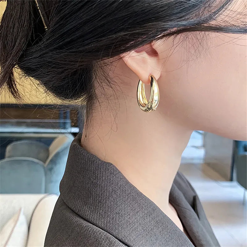 2021 New Classic Copper Alloy Smooth Metal Hoop Earrings For Woman Fashion Korean Jewelry Temperament Girl's Daily Wear earrings