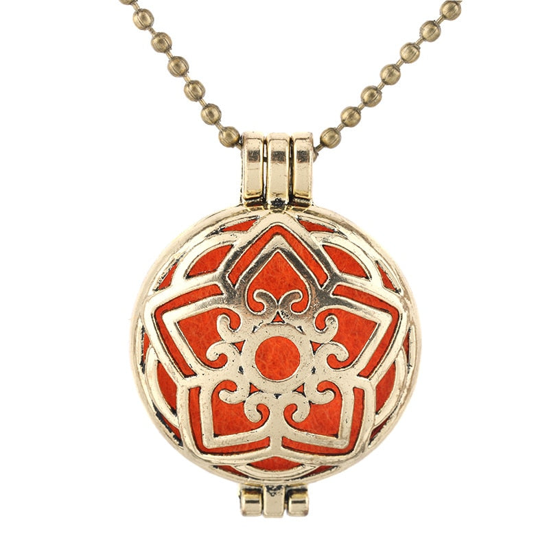 New Aroma Kaleidoscope Retro Necklace Antique Locket Pendant Magnetic Perfume Essential Oil Diffuser Locket Aromatherapy Jewelry