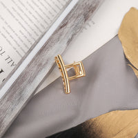 Elegant Gold Silver Hollow Geometric Metal Hair Claw For Women Long Thick Hair Holder Hair Claw Clip Fashion Hair Accessories