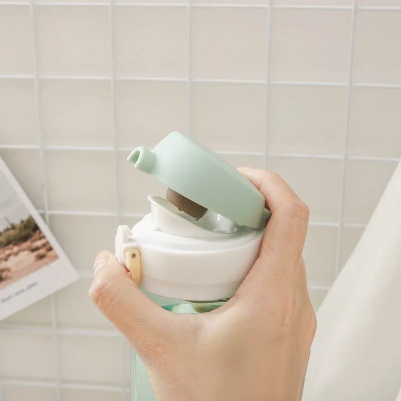 Personalized Water Bottles Portable Outdoor Sports Safety Plastic Drinking Milk Cup 520ML Birth Gifts Customized Logo Leak-proof