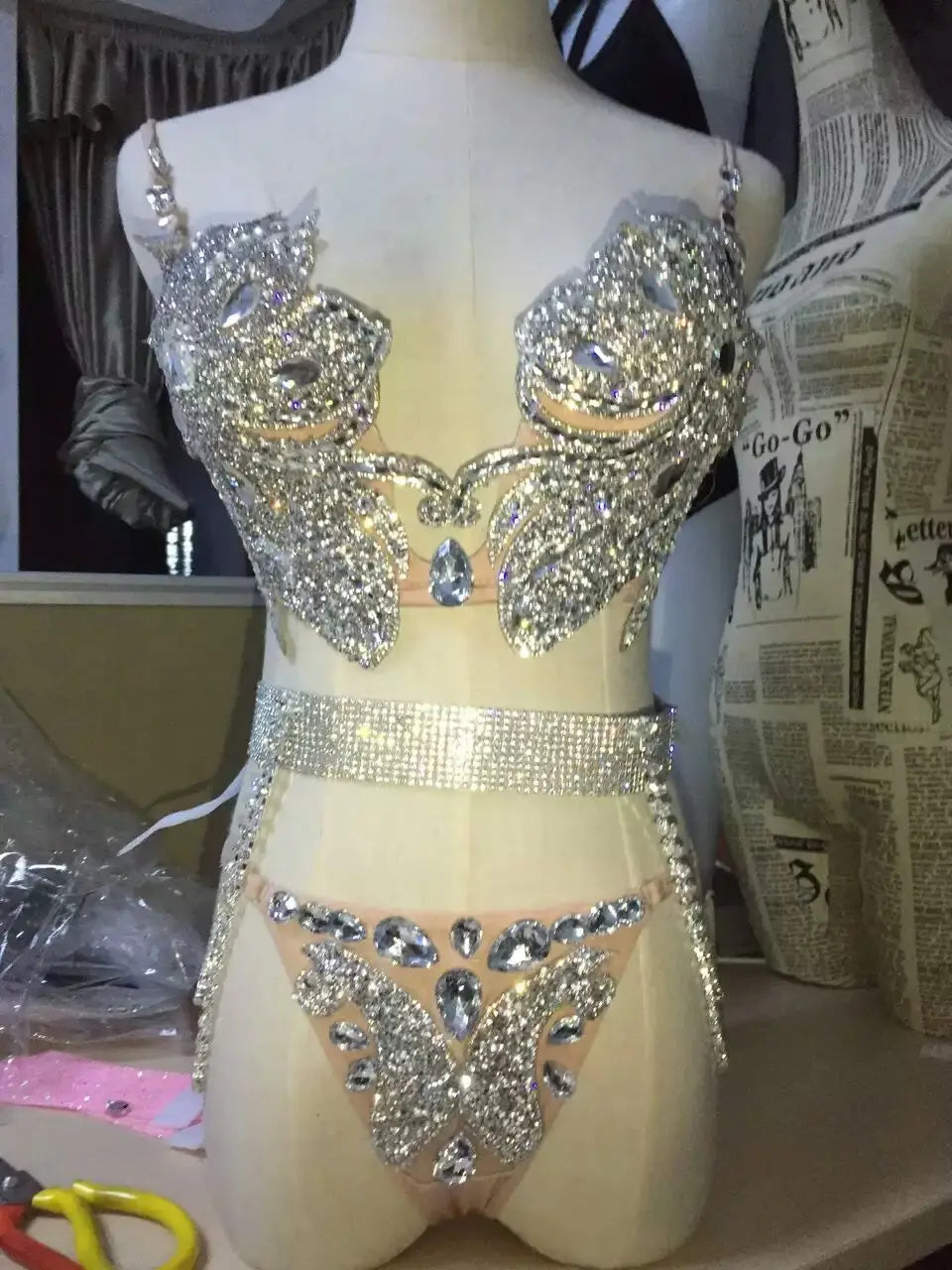 Silver Diamond Bikini 2-Piece Set Model Catwalk Club Bar Party Show Costume DJ Singer Dancer Bra Shorts Pole Dancing Stage Wear