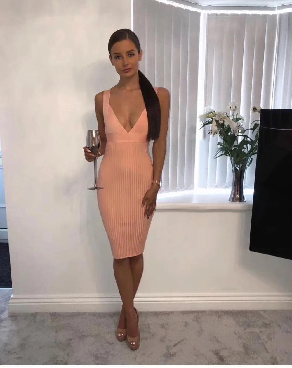 High Quality Women Solid Stretch Bandage Dress New Style Fashion Pink Sleeveless V Neck Sexy Cocktail Celebrity Party Dress