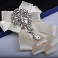 Korean Fashion Ribbon Bowtie Brooches Rhinestone Crystal Men's Shirt Necktie Collar Pins Luxury Wedding Brooch Accessories