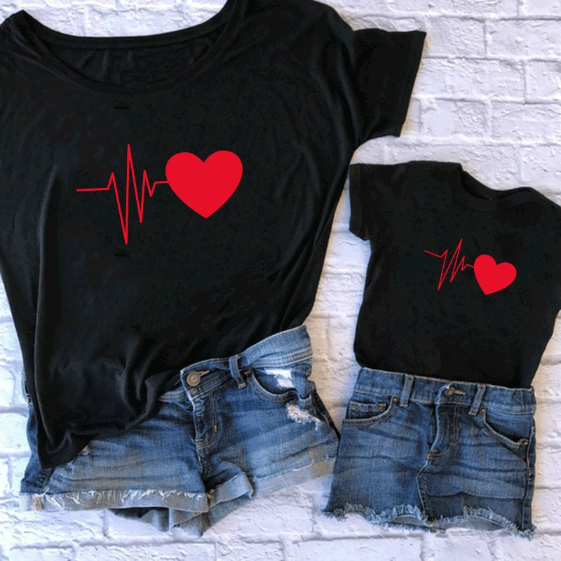 Cute Family Look Matching Clothes Mommy And Me Tshirt Mother Daughter Son Outfits Women Mom T-shirt Baby Girl Boys T Shirt
