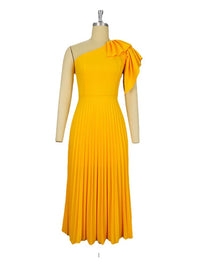 New Fashion plus Size Sexy Oblique Shoulder Pleated Dress plus Size Yellow Pleated Dress