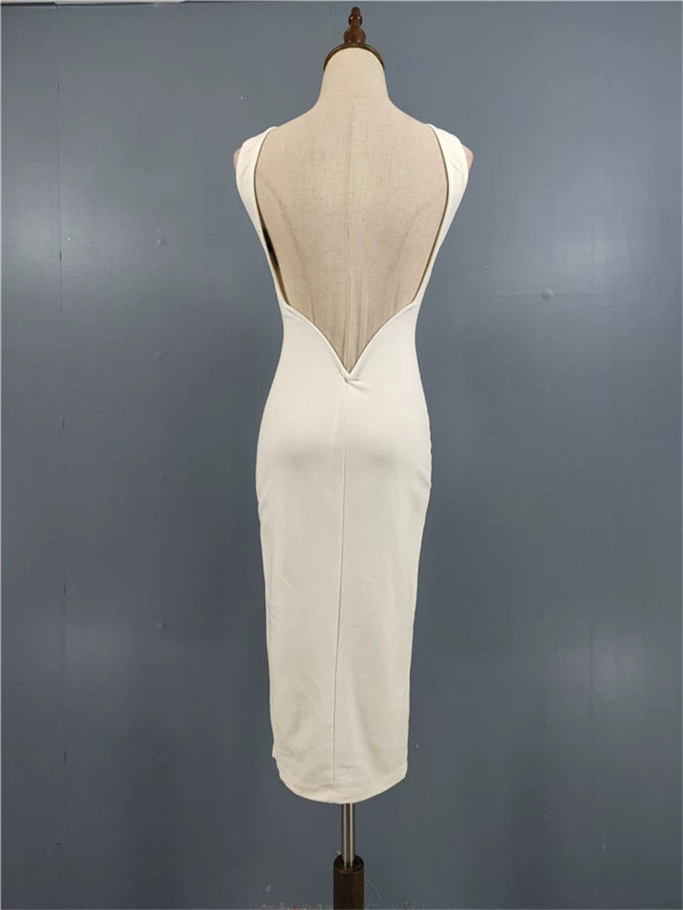 Elegant Elegance Open Back Featured Steel Ring Slim Looking Bodycon Dress