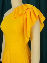 New Fashion plus Size Sexy Oblique Shoulder Pleated Dress plus Size Yellow Pleated Dress