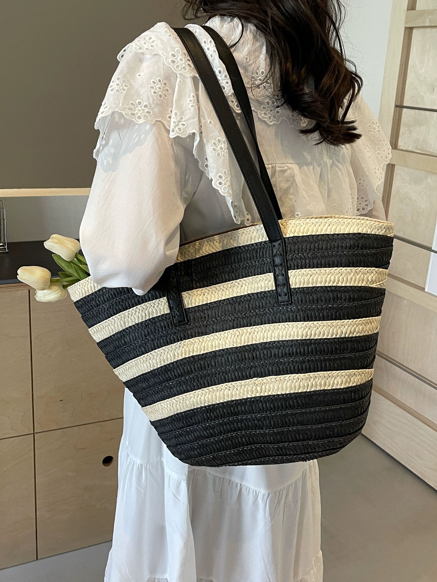 Large Capacity Commuter Bag 2024 New Shoulder Bag Female Vacation Seaside Beach Bag Fancy Woven Straw Bag