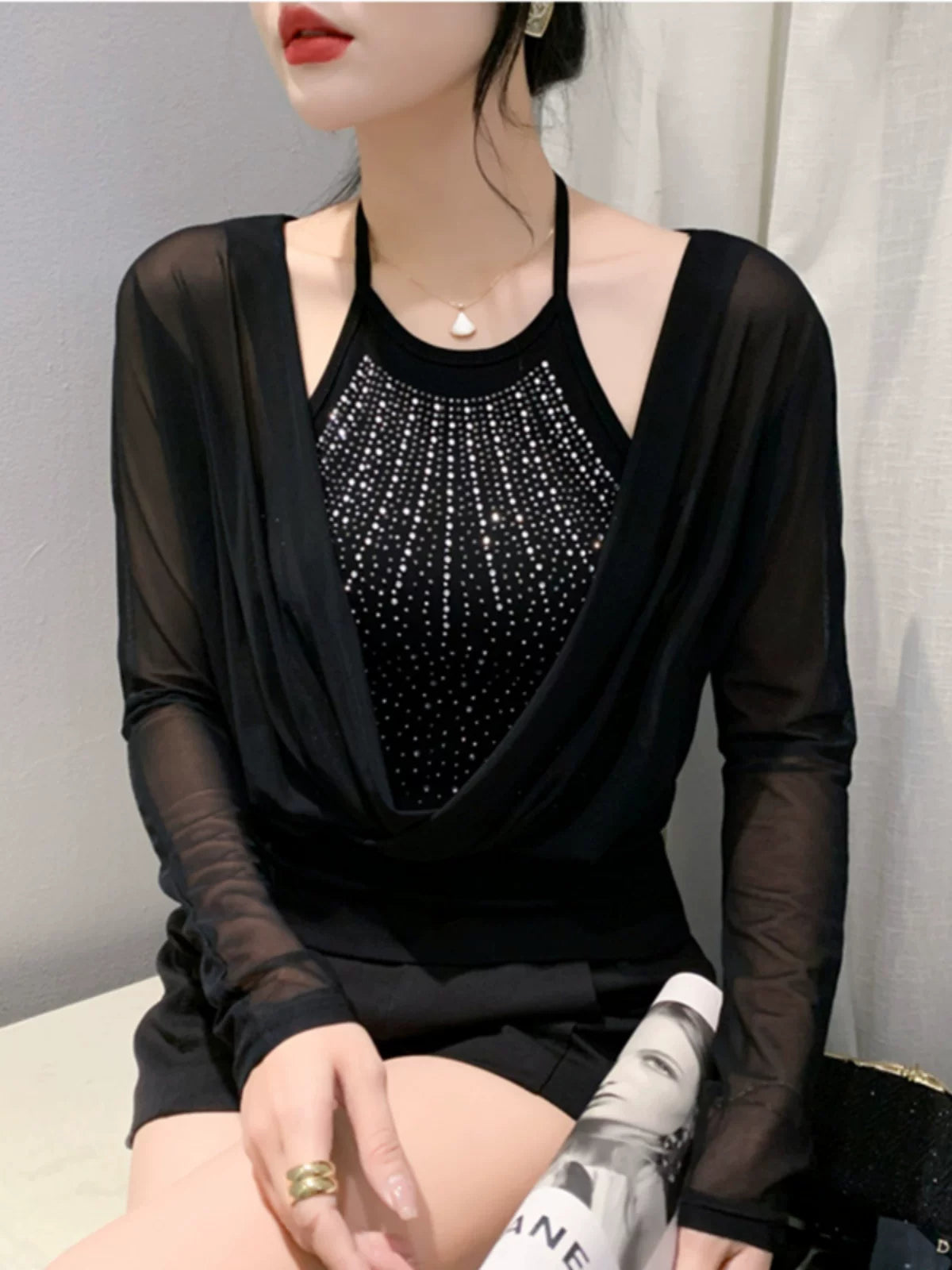 Fashion Sexy Mesh Bottoming Shirt Stylish Halterneck Rhinestone Strappy T-shirt Fake Two-Piece Tops Female Silm Baita