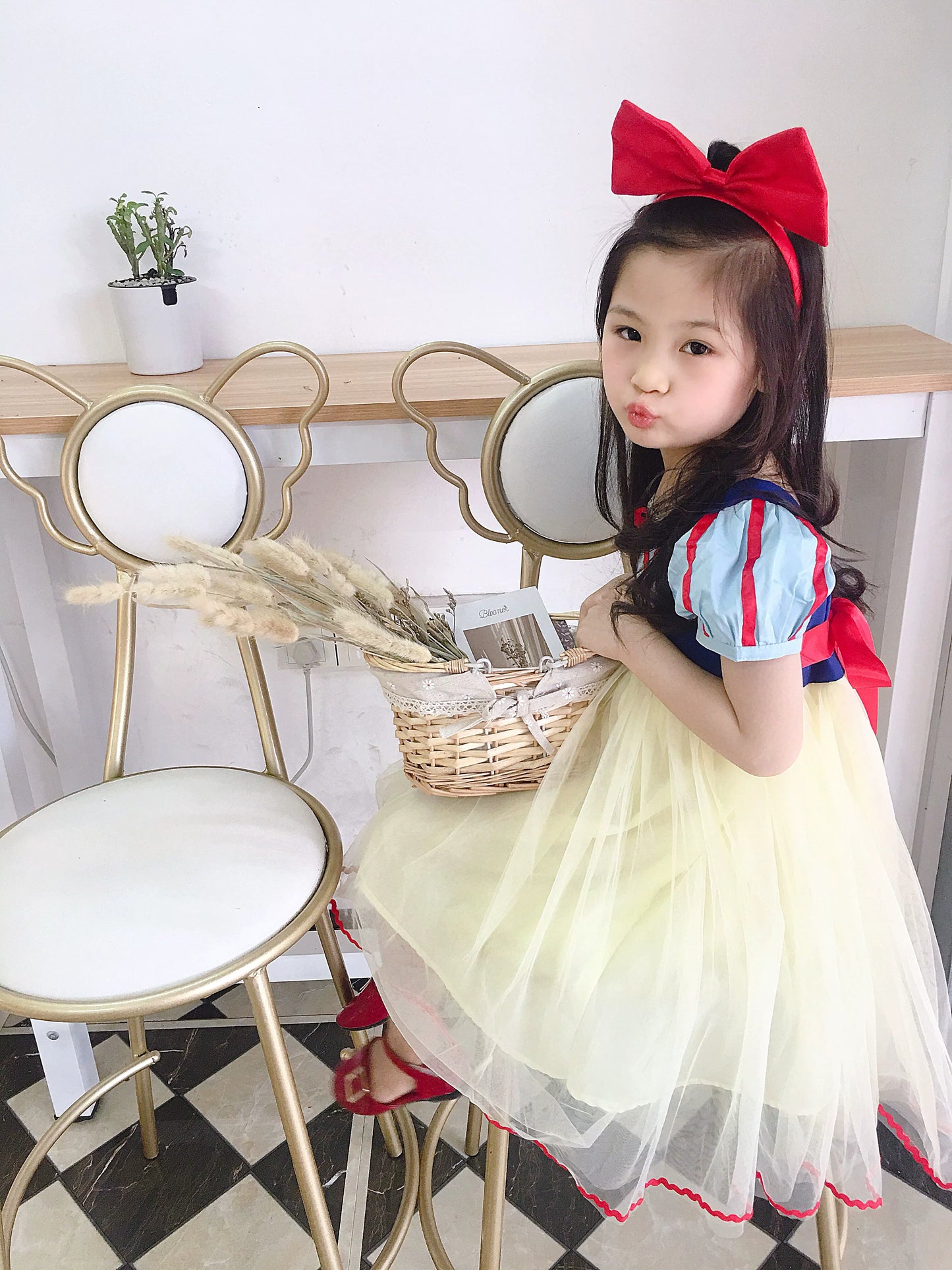 Girl Snow White Dress Summer Kids Short Sleeve Fashionable Princess Dress Girl Tulle Tutu Skirt Birthday Dress