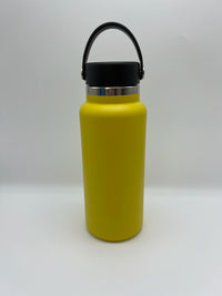32-ounce stainless steel insulated office water cup, portable with a handle, vacuum-insulated, and leak-proof