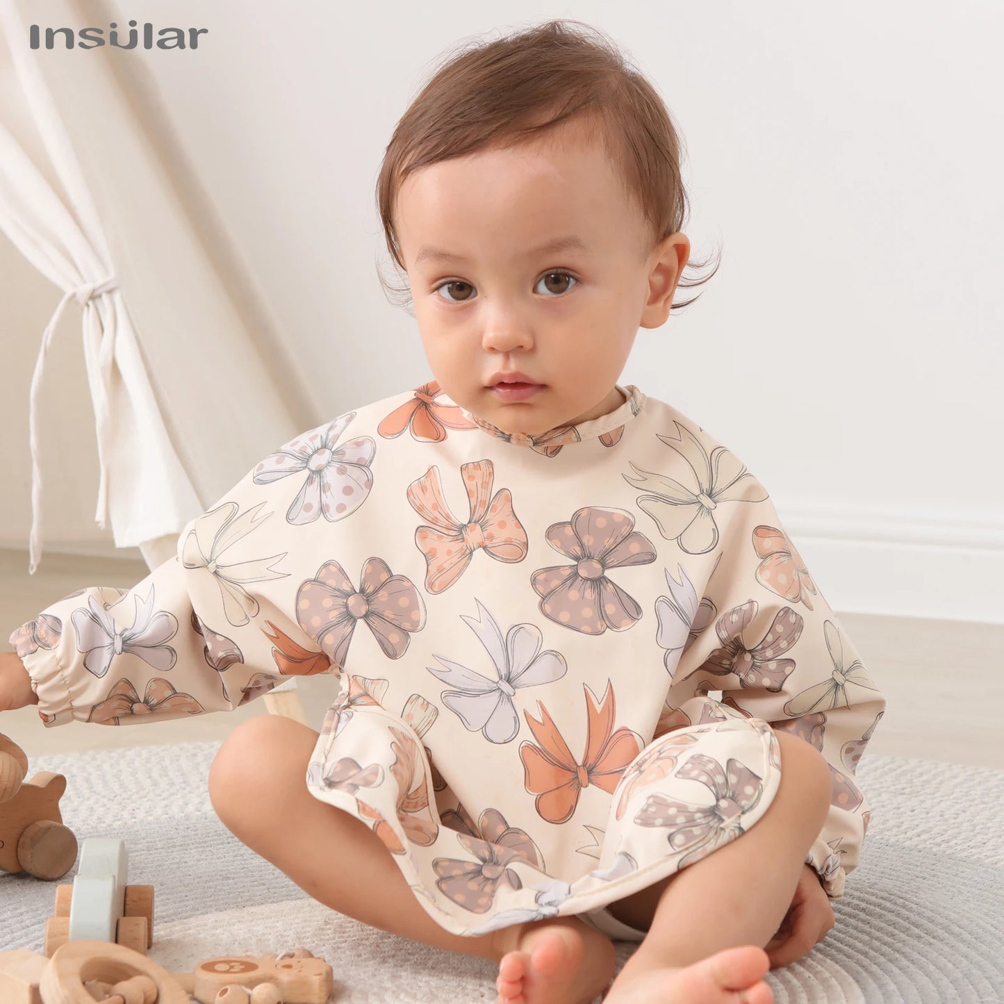 New Baby Bib with Pocket for Feeding Accessories Bibs for Children Waterproof Long Sleeve Bibs Aprons with Long Sleeve
