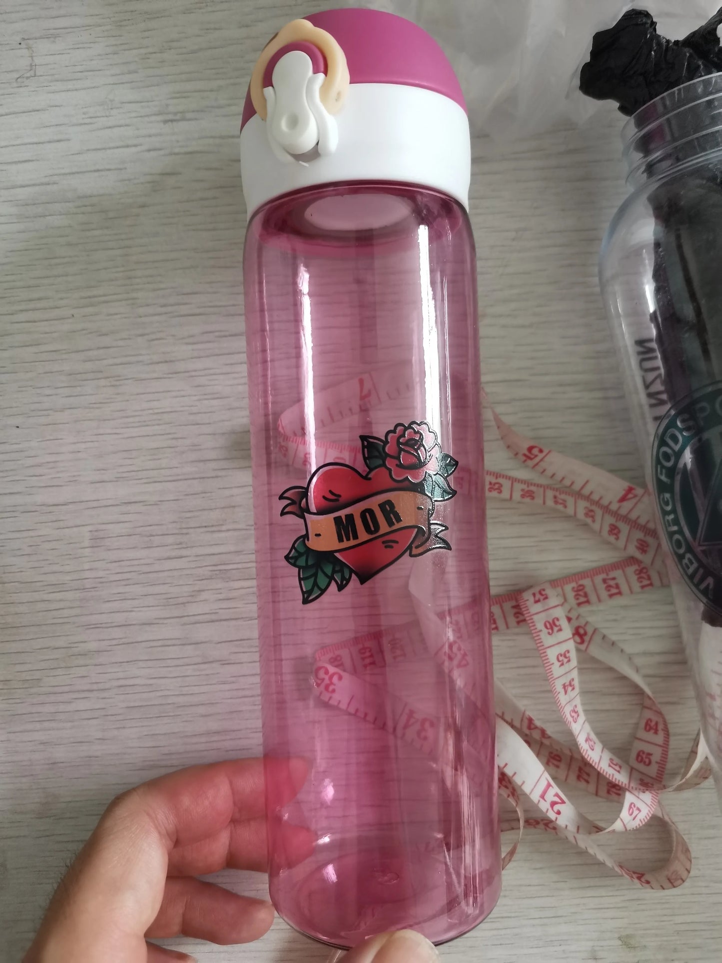 Personalized Water Bottles Portable Outdoor Sports Safety Plastic Drinking Milk Cup 520ML Birth Gifts Customized Logo Leak-proof