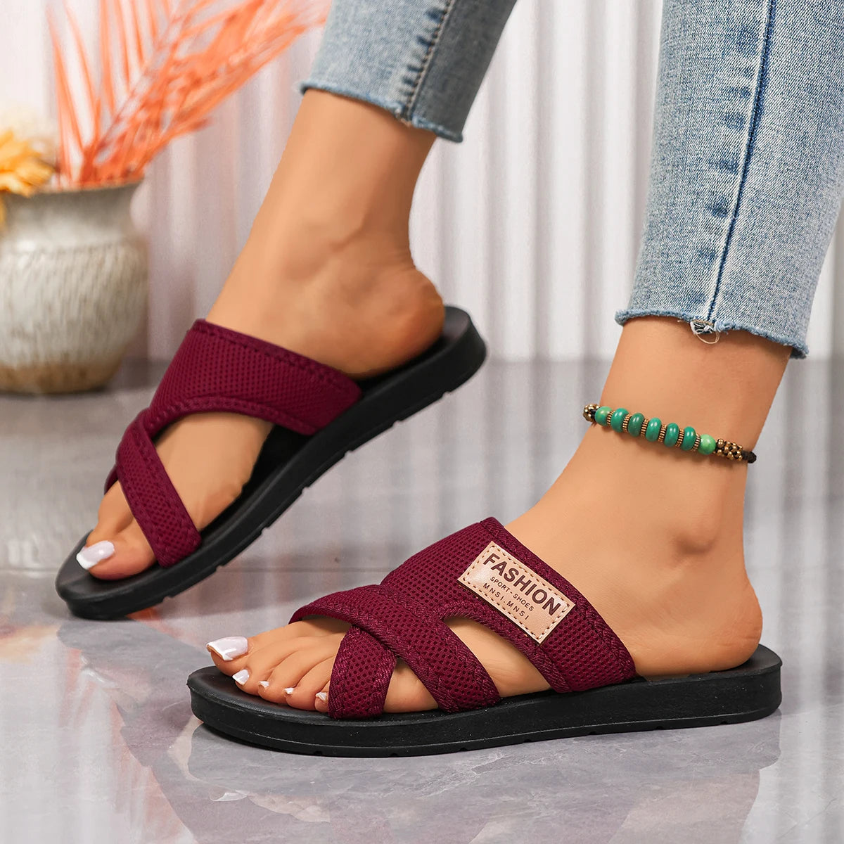 Women Slippers Fashion Hollow Slippers Lightweight Breathable Shoes Women Comfortable Beach Vacation Style Sandals Slides Women