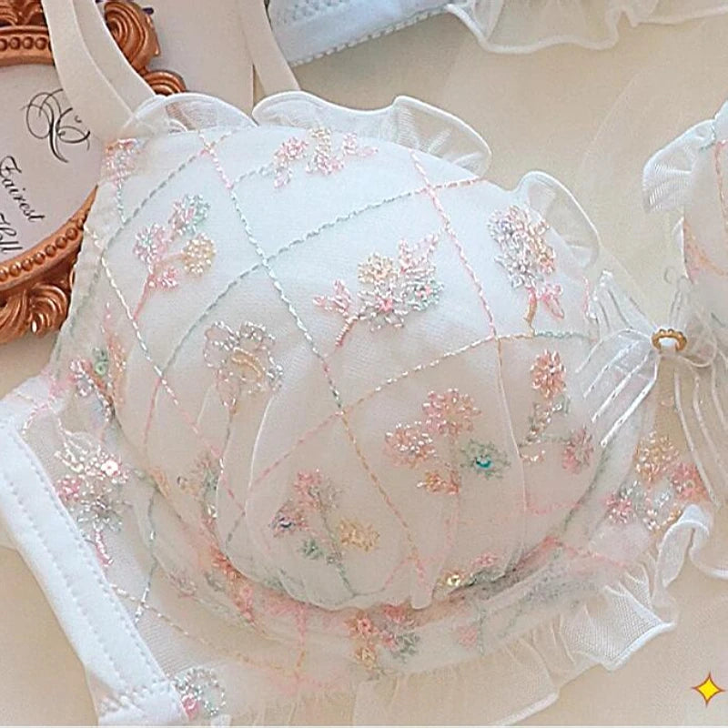 Japanese Girls Sexy Luxury Embroidery Lace Kawaii Sweet Lingerie Women Set Plus Size Cute Push Up Suit 32 34 36 38 40 A B C D E