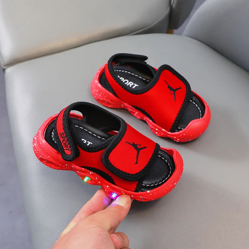2024 Fashion New Brands LED Lighted Baby Casual Shoes Glowing Cute Infant Tennis Glowing Leisure Toddlers Girls Boys Sandals