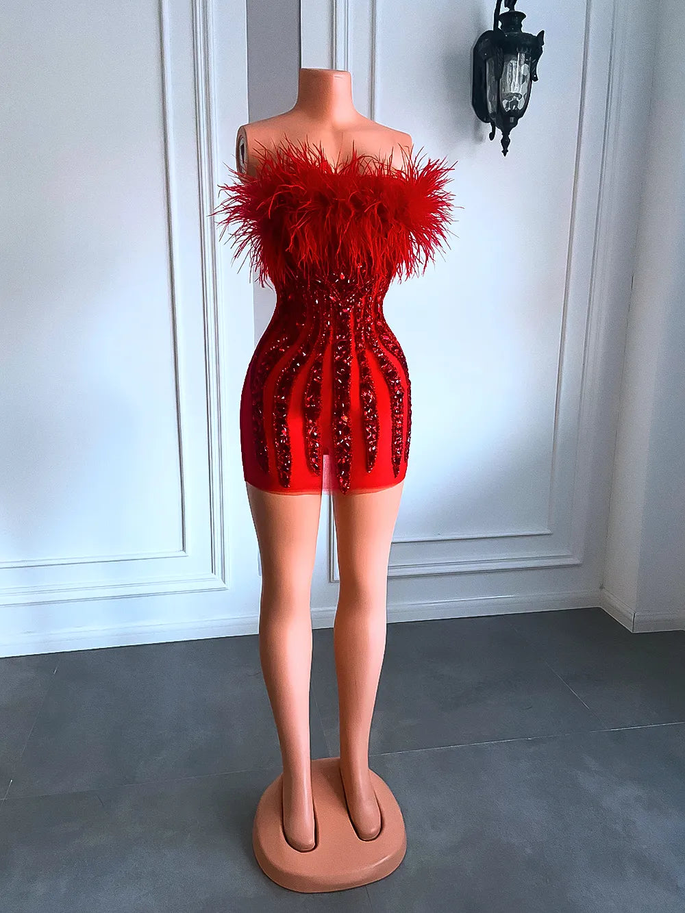 Sexy See Through Handmade Beaded Women Cocktail Gowns Red Feather Black Girls Mini Birthday Party Short Prom Dresses 2023