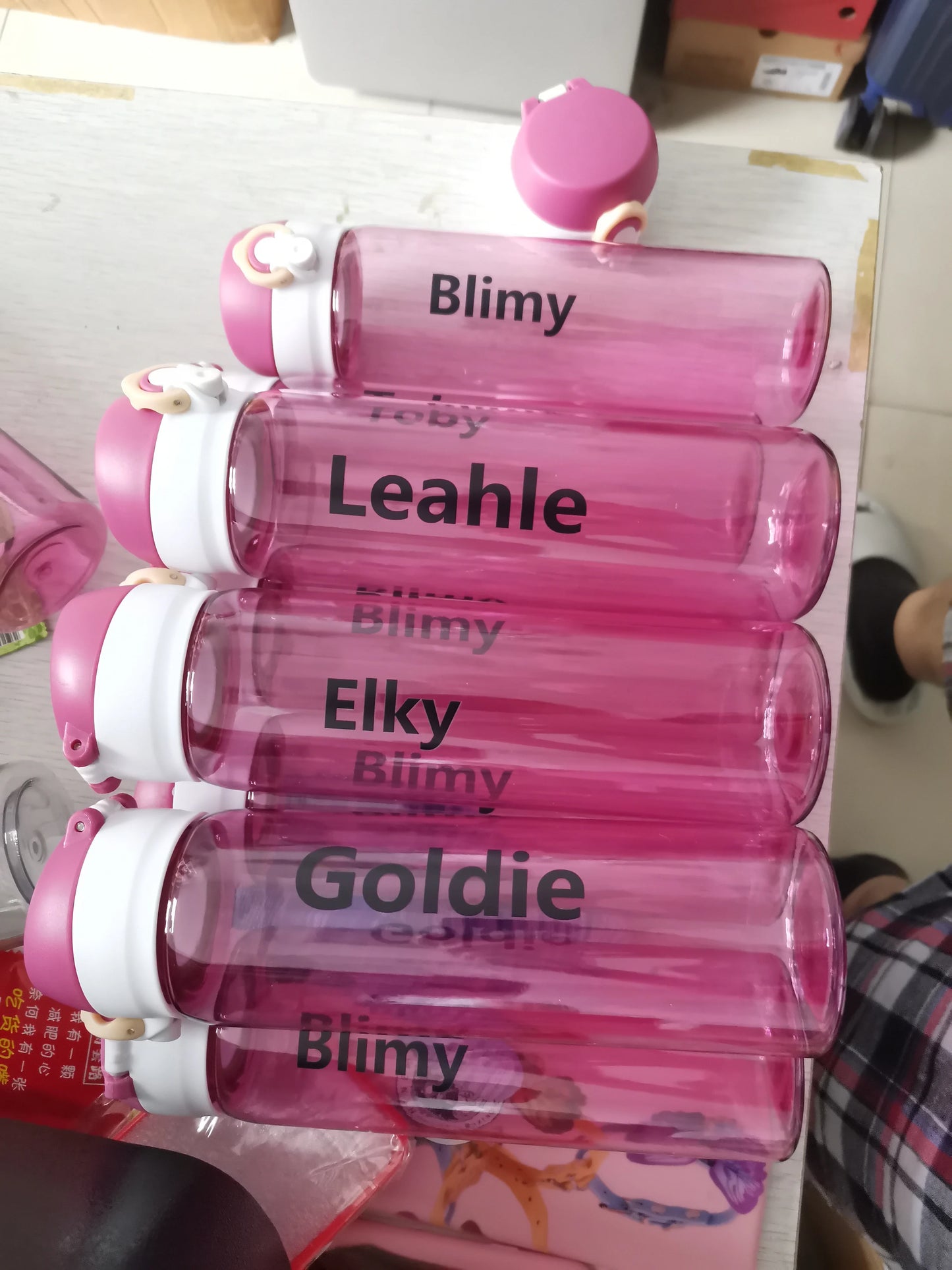 Personalized Water Bottles Portable Outdoor Sports Safety Plastic Drinking Milk Cup 520ML Birth Gifts Customized Logo Leak-proof