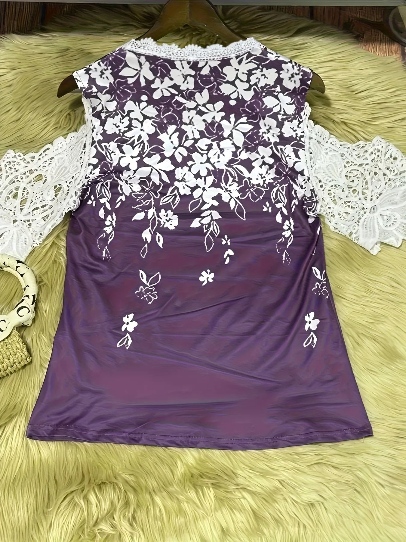 Large size women's fashionable temperament lace patchwork V-neck print off shoulder sleeves lace patchwork top