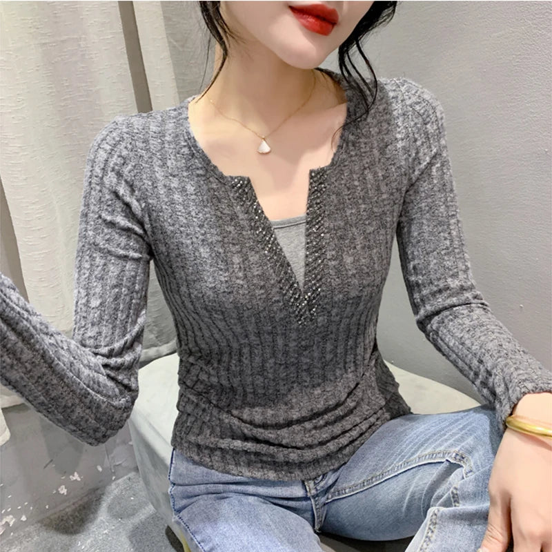 Sexy Hollow out V-Ne Pleated  Color Base irt Long Sve Women's T-irt Design Sense Bead Faion Youthful Slim Fit...