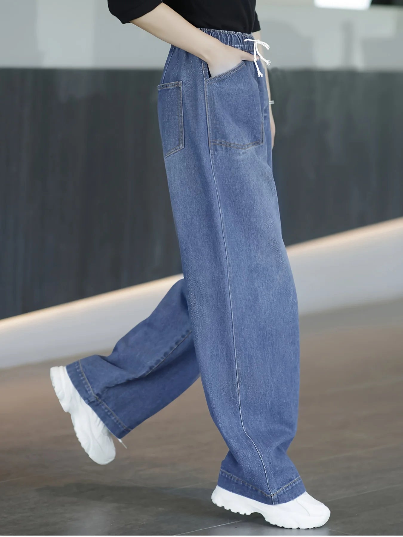 New Women's Blue Elastic Waist Denim Jeans， Casual Outdoor Denim Trousers, Suitable for Office, Vacation and Various Occasions