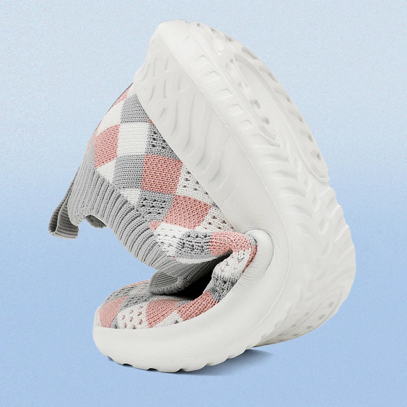 Fashion Mesh Kids Running Shoes Youngsters Teens Casual Walking Students Sneakers Breathable Soft Children Outdoor Sports Tennis