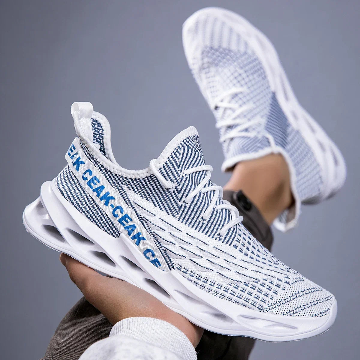 Lightweight Running Shoes Men Breathable Mesh Sneakers Non Slip Gym Training Shoes Walking Comfort Casual Footwear zapatillas