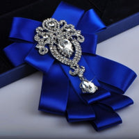 Korean Fashion Ribbon Bowtie Brooches Rhinestone Crystal Men's Shirt Necktie Collar Pins Luxury Wedding Brooch Accessories