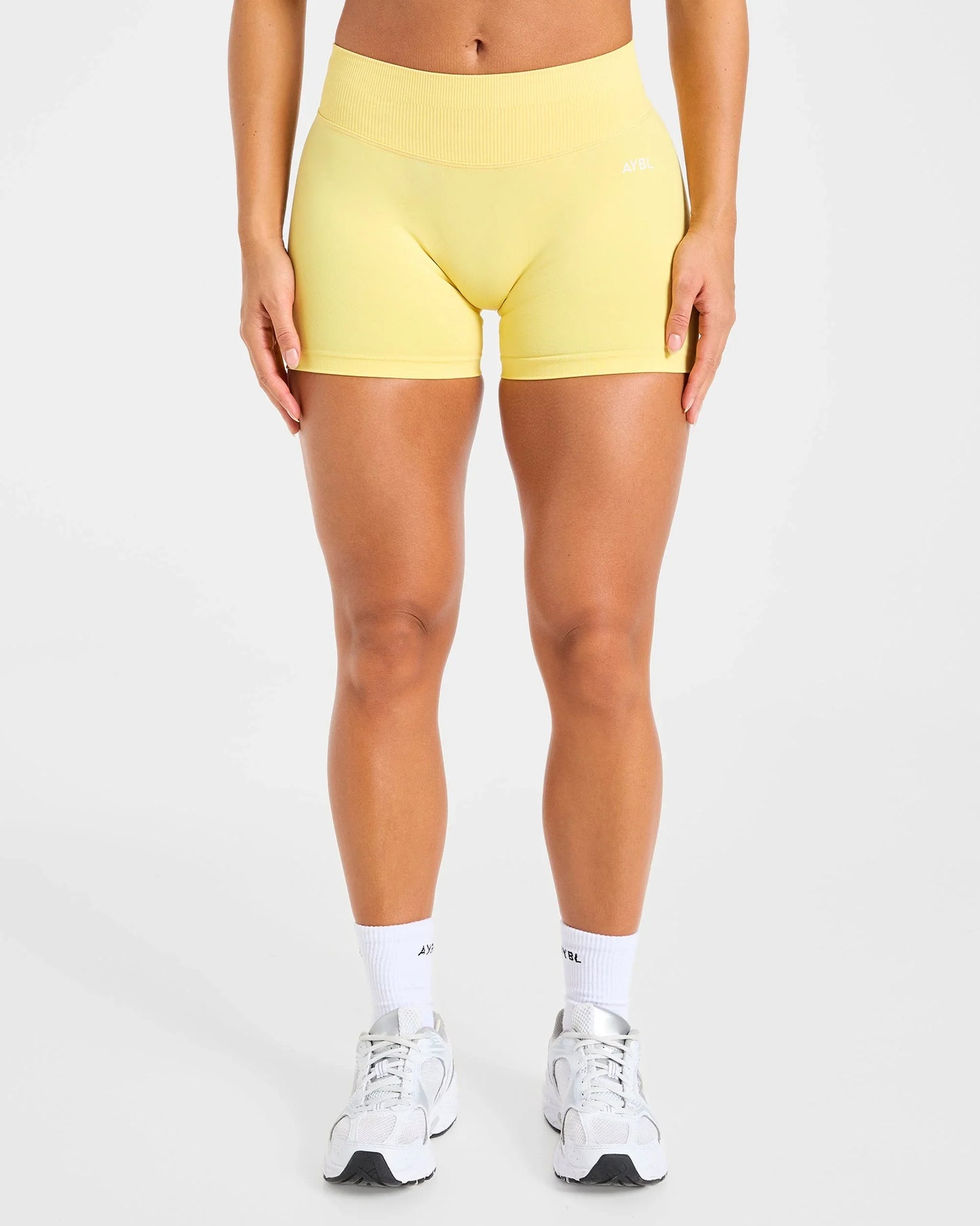 Fashion Shorts Low Waist Seamless Yoga Shorts Scrunch Bum Gym Shorts Women Workout Biker Stretch Fitness Shorts