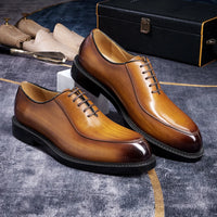 Elegant genuine leather British style toe shoes, men's shoes with carved red soles, business shoes, men's formal wedding dresses