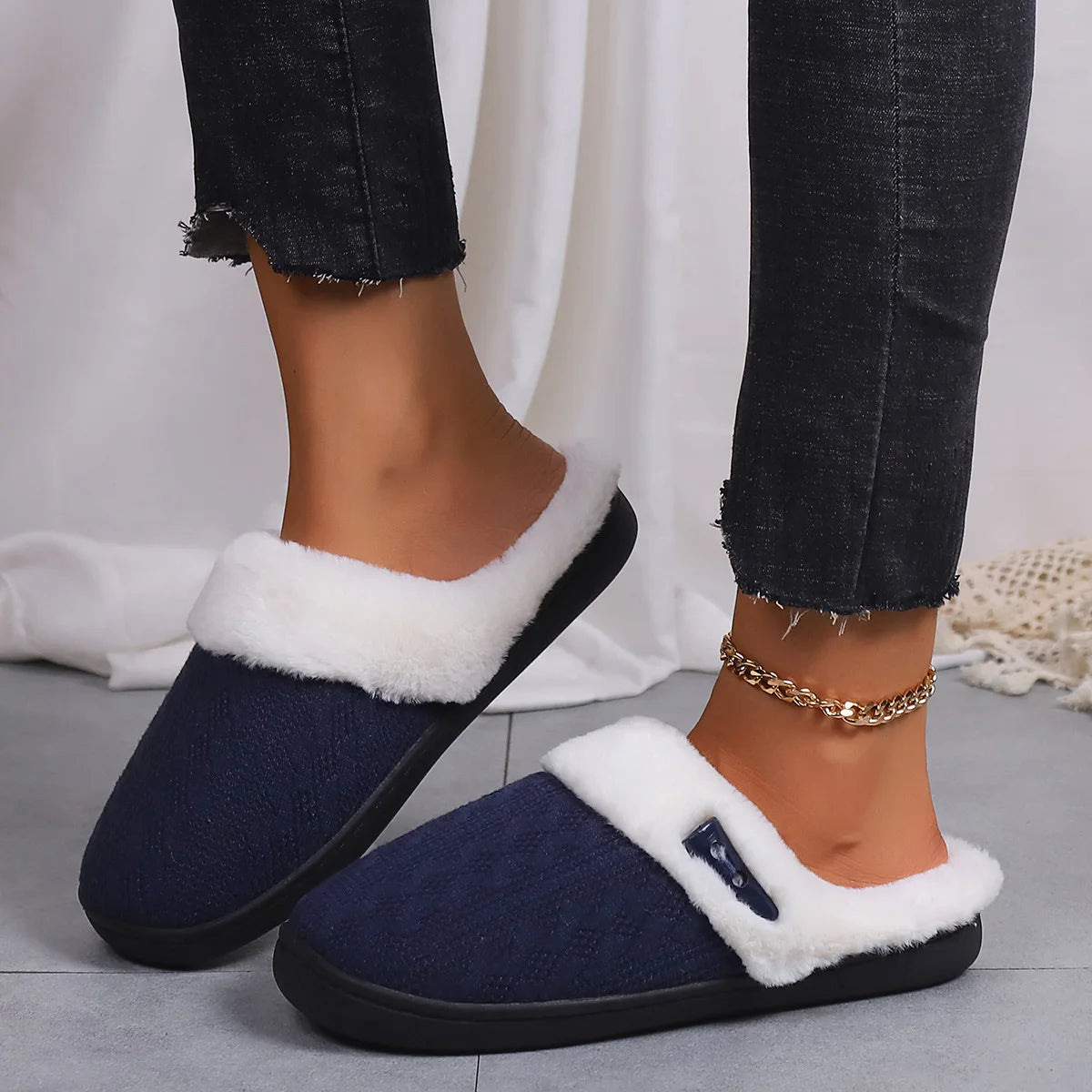 Women's Slippers Home Winter Casual Designer Shoes Ladies 2023 Platform Fluffy Slippers Flat House Daily Warm Fur Slides Couple