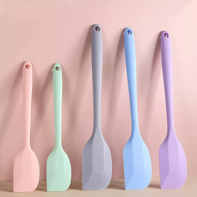 1Pcs Cream Cake Baking Scraper Non-stick Silicone Spatula Kitchen Butter Pastry Blenders Salad Mixer Batter Pies Cooking Tools