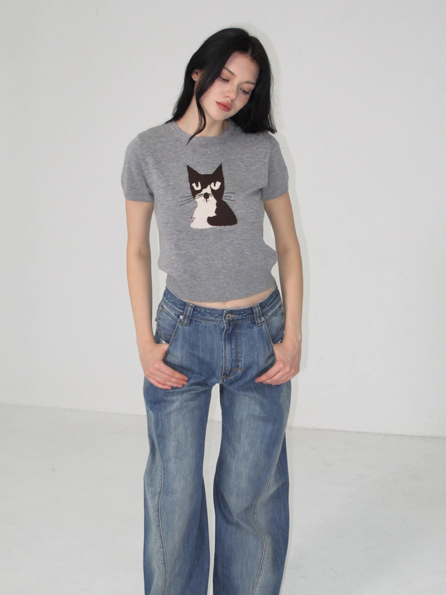 Vintage American-Style Washed Jeans for Women, Mid-Low Waist Design, Loose Wide-Leg, Height-Enhancing, Washed Blue Jeans, Paris Buckle Adjustable Three-Dimensional Arc-Shaped Knife-Cut Trousers