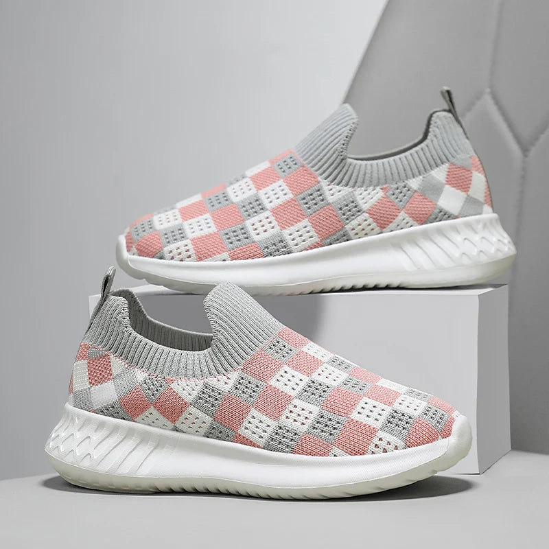 Fashion Mesh Kids Running Shoes Youngsters Teens Casual Walking Students Sneakers Breathable Soft Children Outdoor Sports Tennis