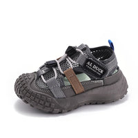 Spring New Mesh Breathable Childrens Sports Shoes Versatile Simple Campus Running Shoes Fashionable Foot Protection Casual Shoes